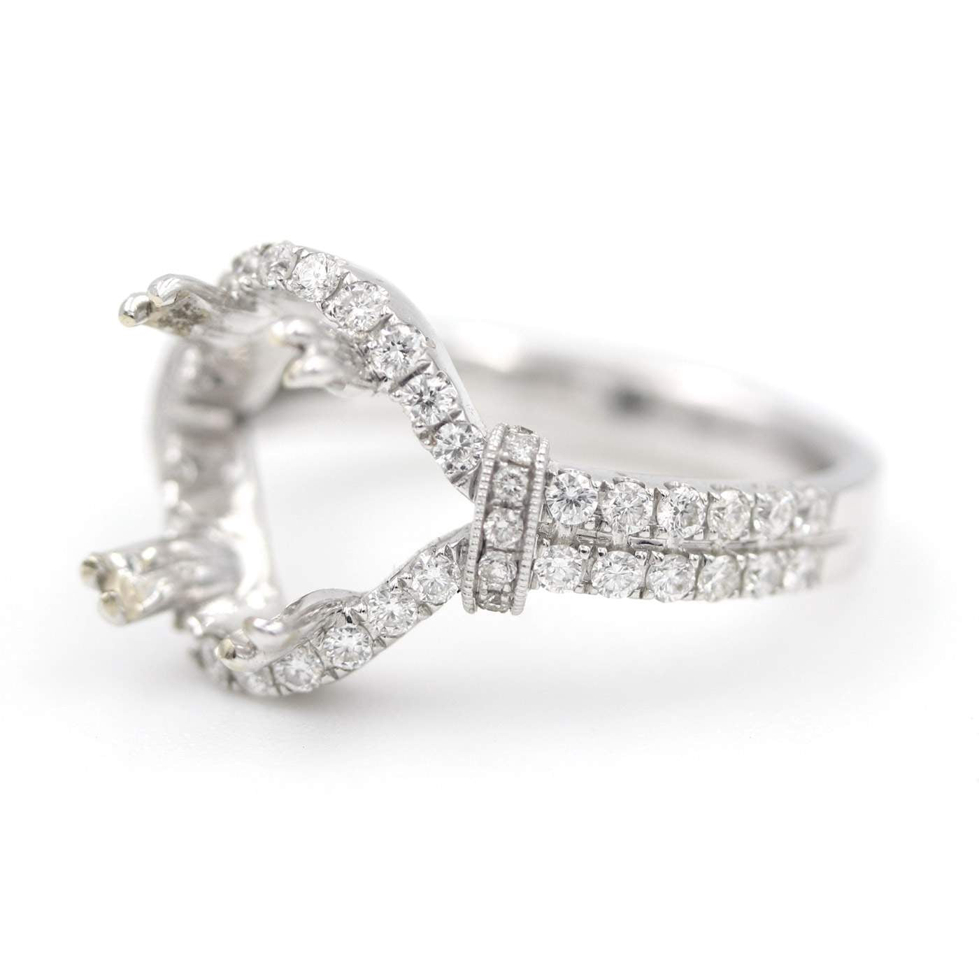 8K White Gold Oval Halo Diamond Semi-Mount