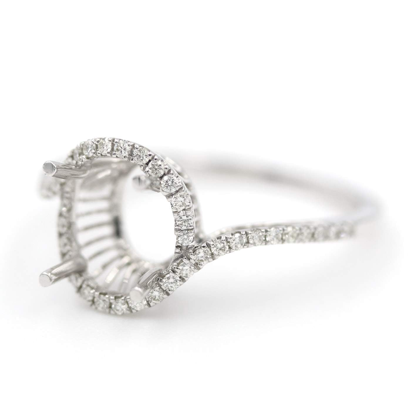 18K White Gold Diamond Halo Semi-Mount Ring