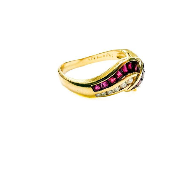 18kt Yellow Gold Ruby & Diamond Crossover Ring