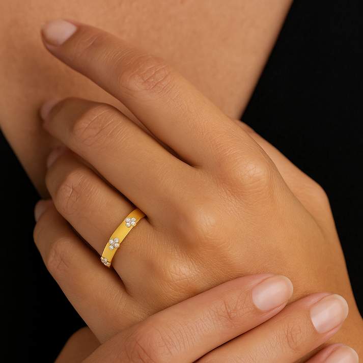 Roberto Coin 18K Yellow Gold Love In Verona Narrow ~0.15ctw Diamond Accent Ring