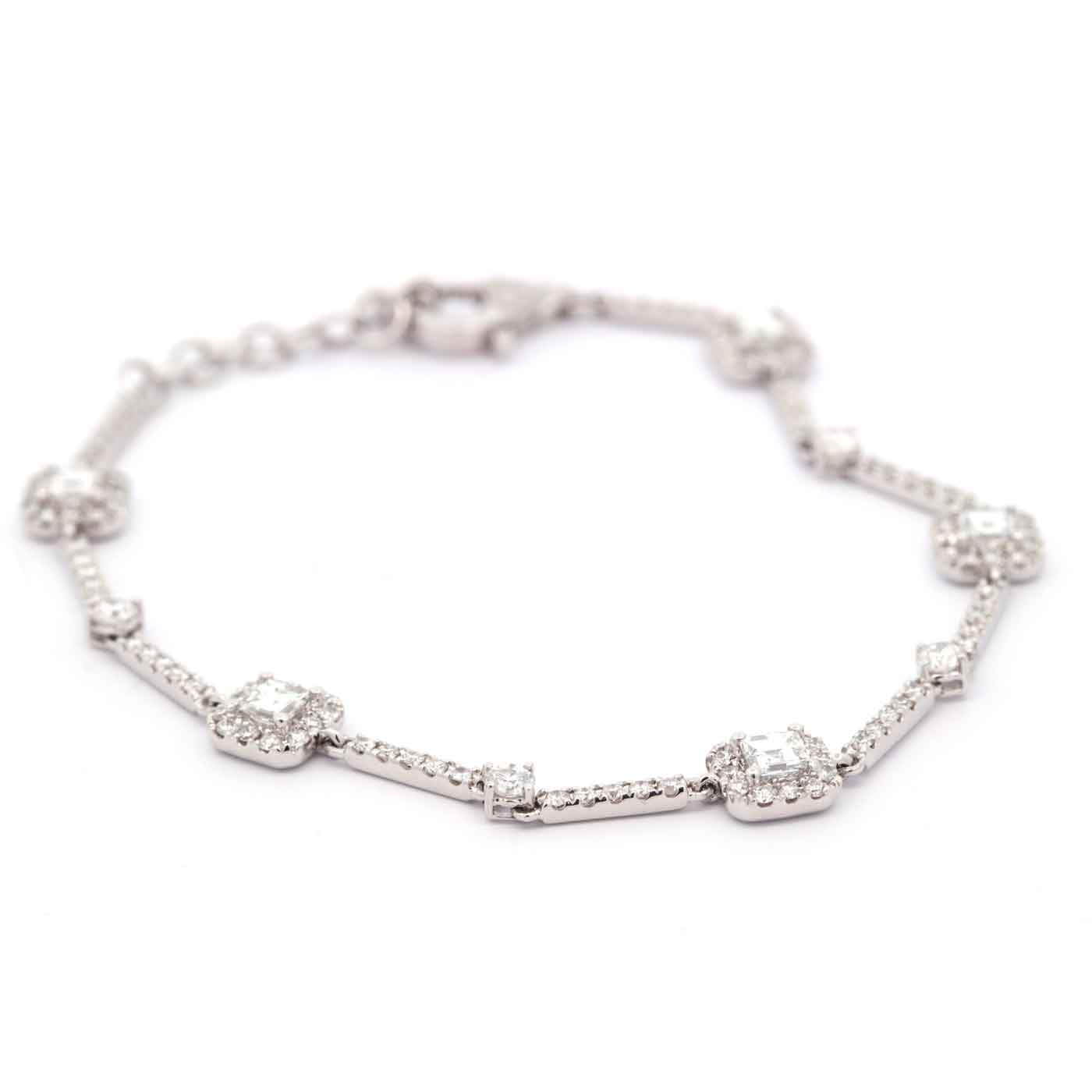 18K White Gold Bar And Square Link ~4.50Ctw Diamond Bracelet