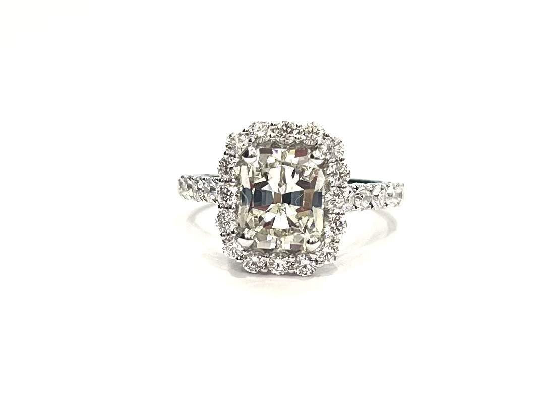 18K Radiant Cut Diamond Ring