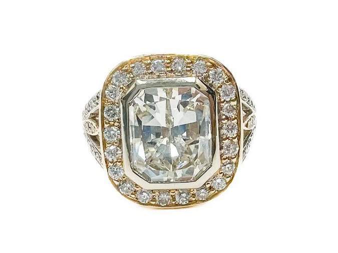 18K Radiant Cut Diamond Ring