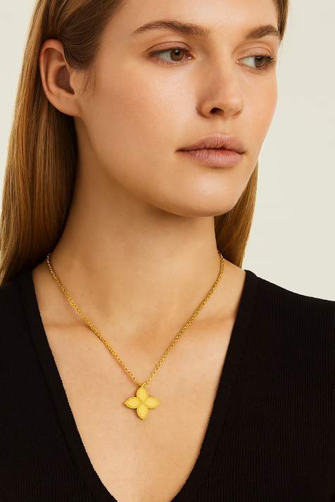 Roberto Coin 18K Yellow Gold Princess Flower Pendant Medium Approximately 10x10mm.Roberto Coin Represents The Material Shape Of The Most Romantic Side Of A Womans Imagination.