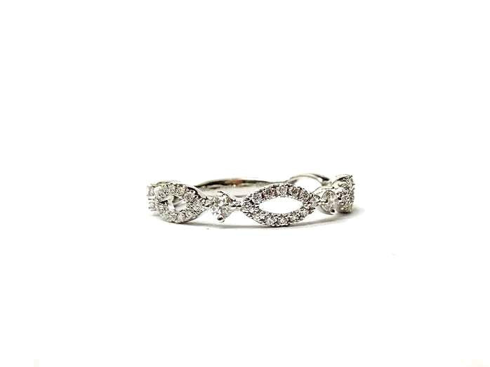 14kt White Gold 0.26ct Diamond Oval Fashion Band