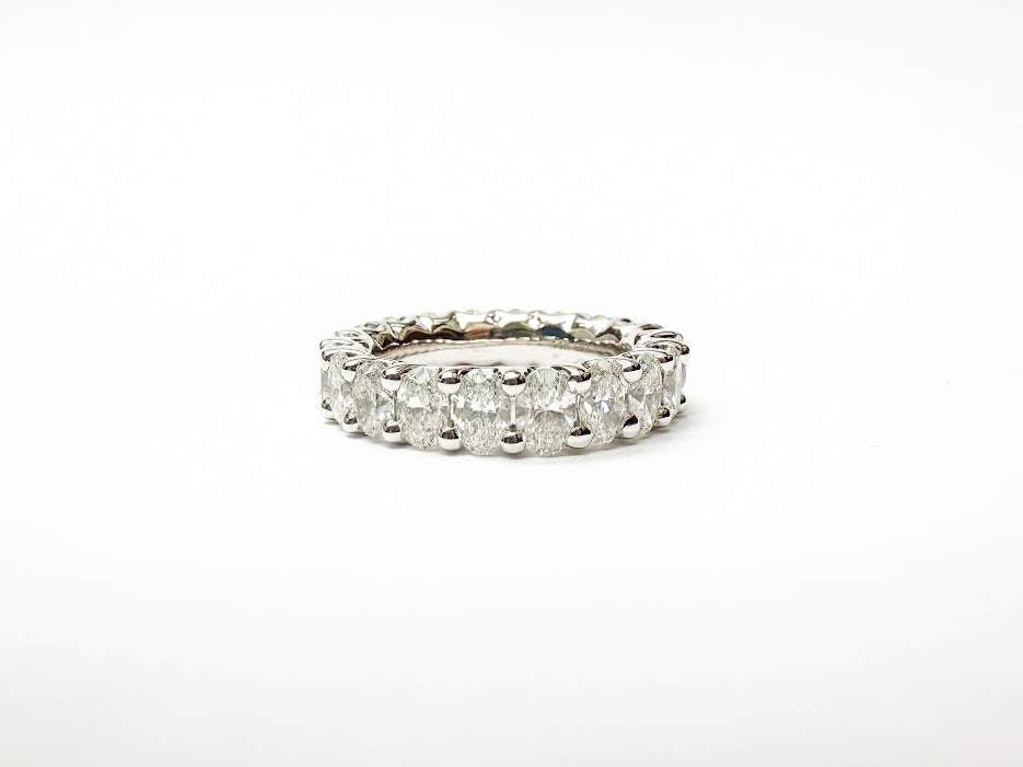 14kt White Gold 4.00ct Oval Diamond Eternity Band