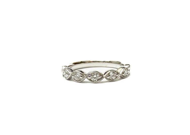 14kt White Gold 0.37ct Diamond Infinity Band