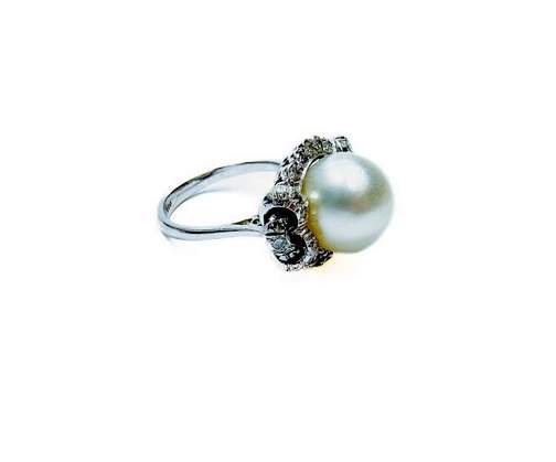 18K Vintage  Cultured Pearl Diamond Pave Ring Provident Jewelery