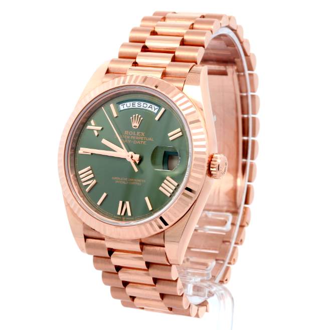 Pre-Owned Rolex Day-Date 40 18kt Everose Gold Olive Green Dial Watch