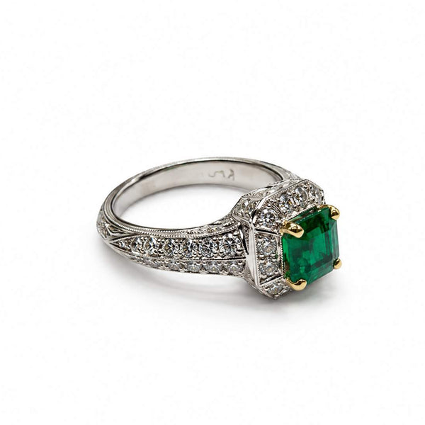 18K Emerald Diamond Ring