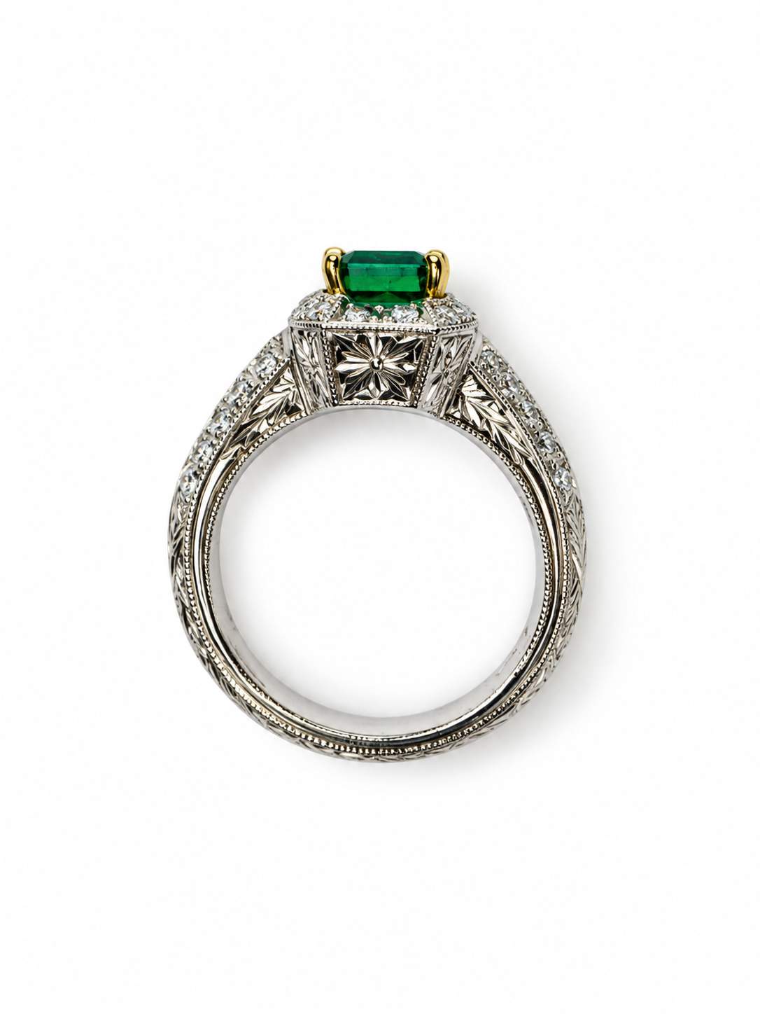 18K Emerald Diamond Ring