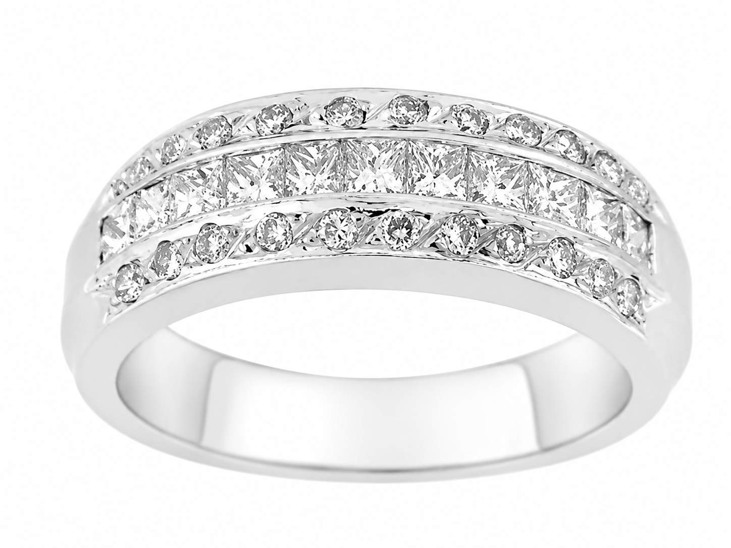 18k White Gold Round And Princess Cut 3 Row 1.04cttw Diamond Ring