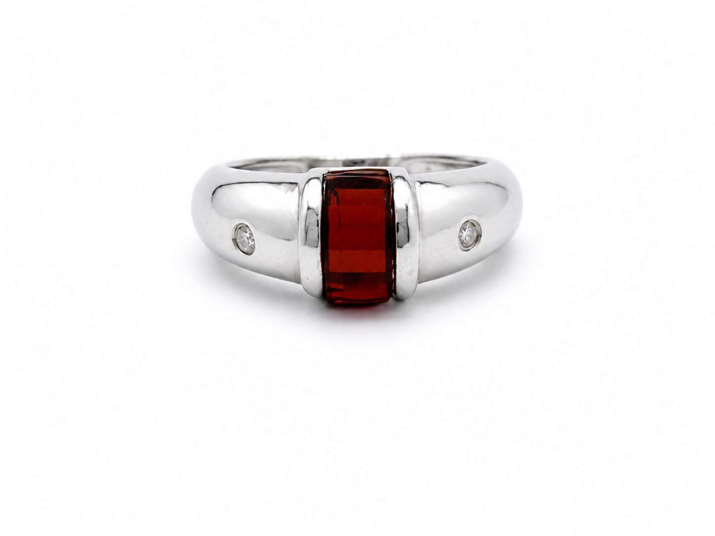 14K Barrel Cut Garnet with 2 diamonds Ring