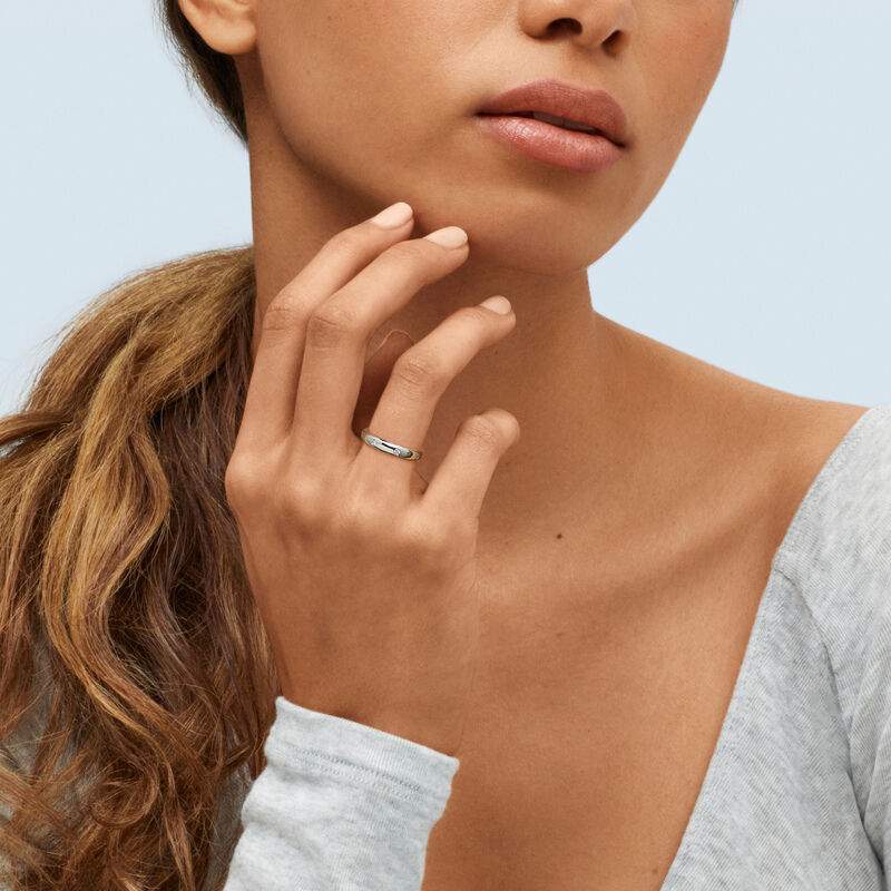 14K band featuring 8 round diamonds
