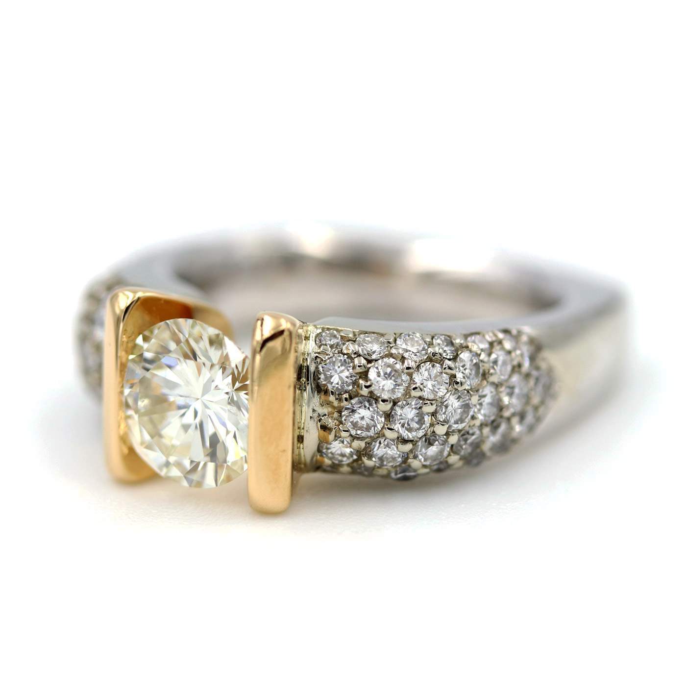 DIAMOND RING