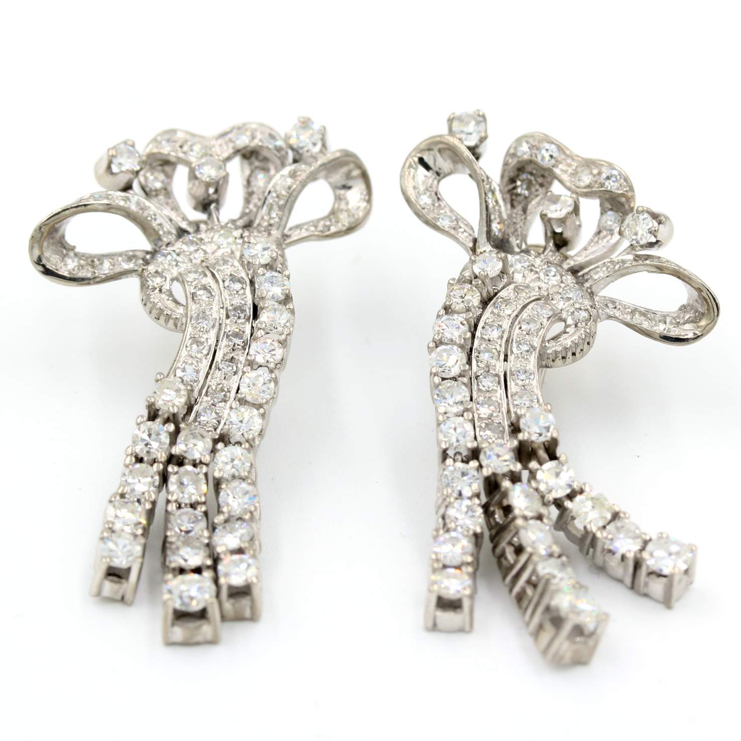 ~3.00 CTW PLATINUM DIAMOND DANGLE EARRINGS