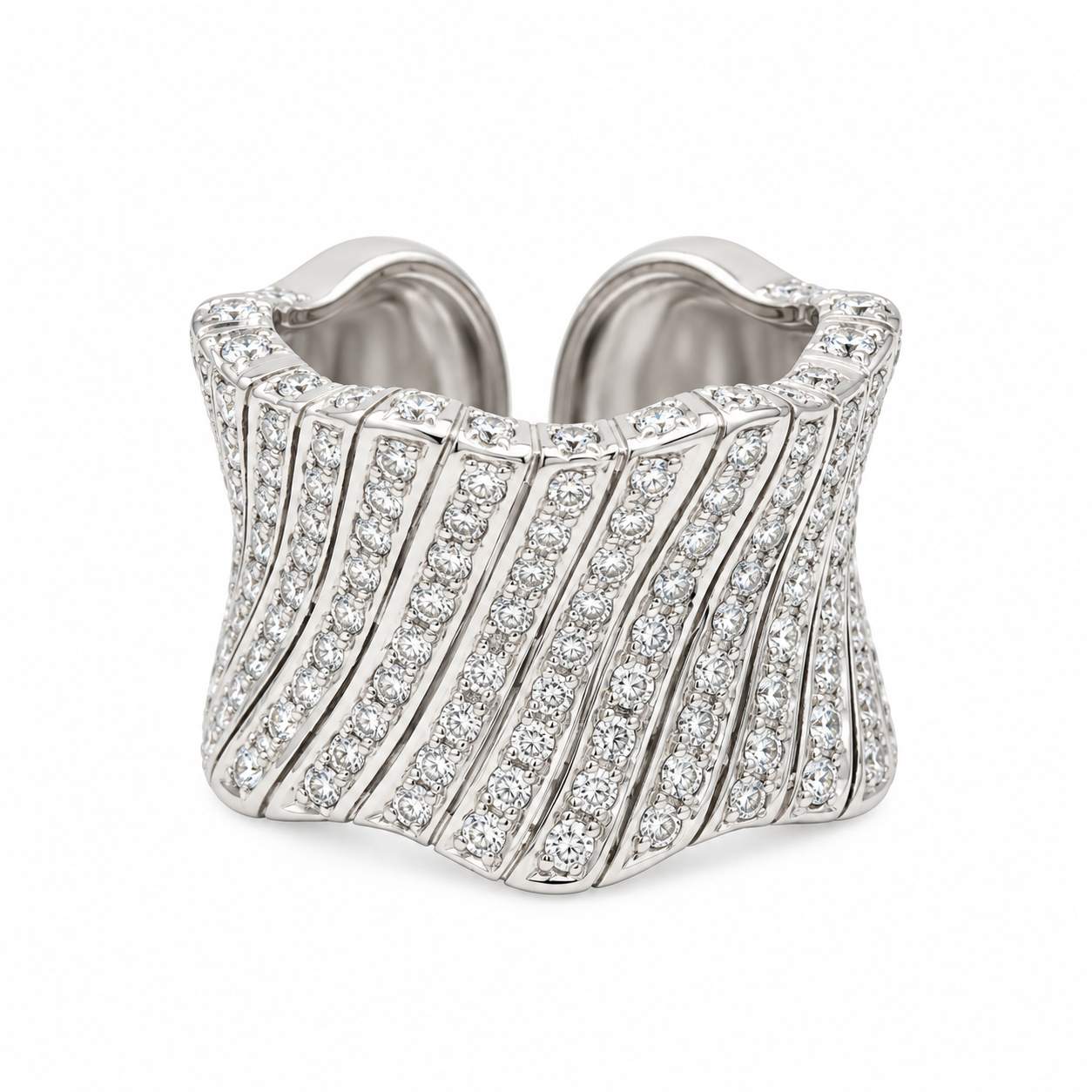 Loang & Noi Diamond Ring