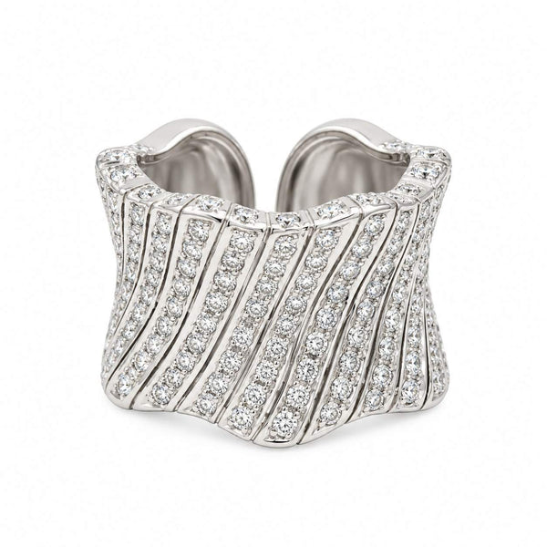 Loang & Noi Diamond Ring