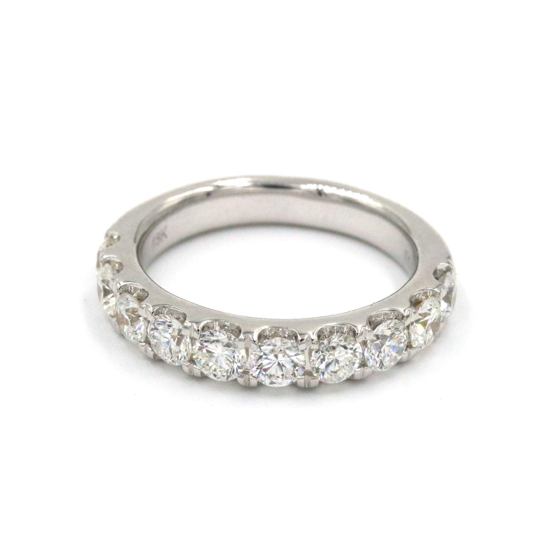 1.60 CTW DIAMOND WEDDING BAND