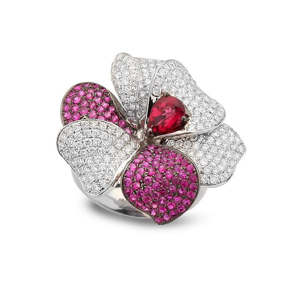 18KT WHITE GOLD DIAMOND AND SAPPHIRE FLOWER RING