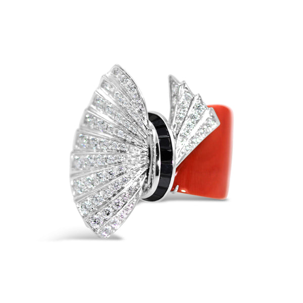 18KT WHITE GOLD DIAMOND AND CORAL RING
