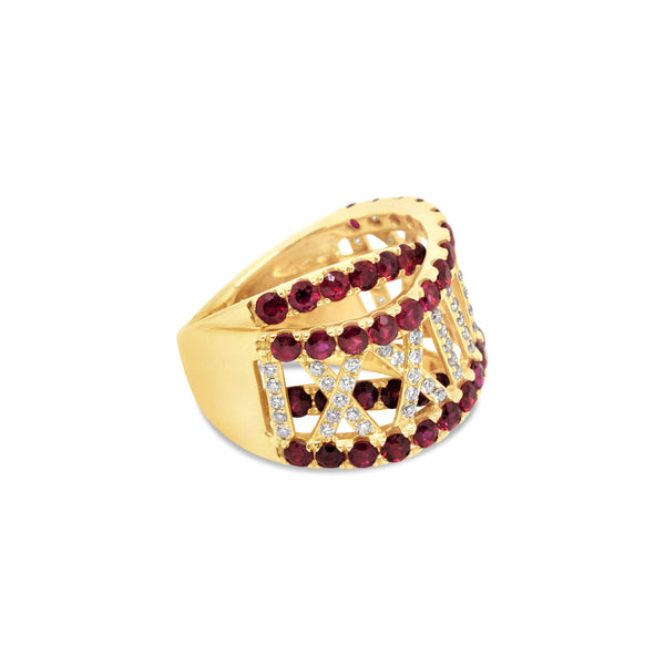 18kt Rose Gold Ruby And Diamond Fashion Ring