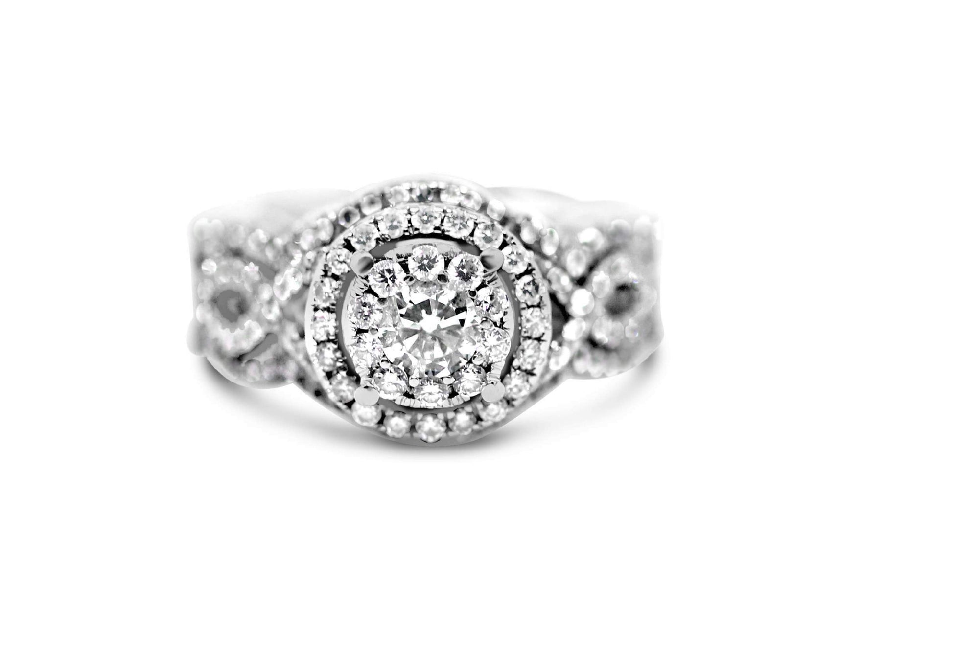 14KT WHITE GOLD DIAMOND WEDDING SET.