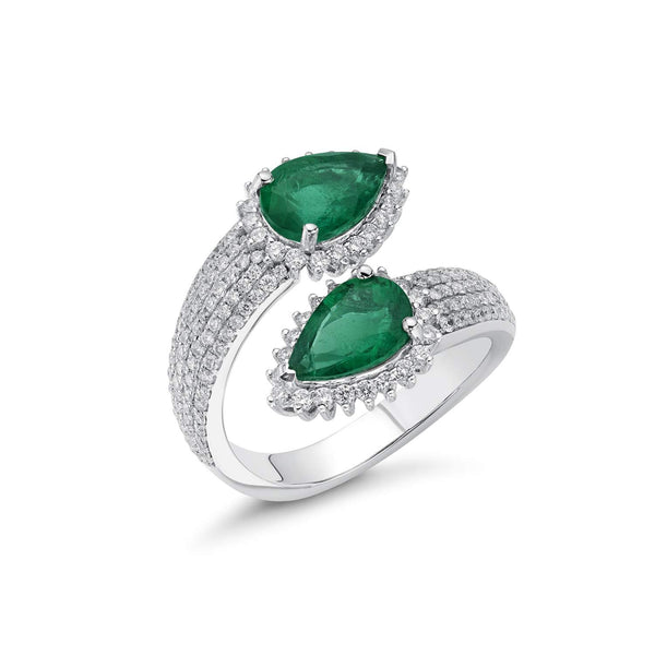 18kt White Gold Emerald & Diamond Ring.