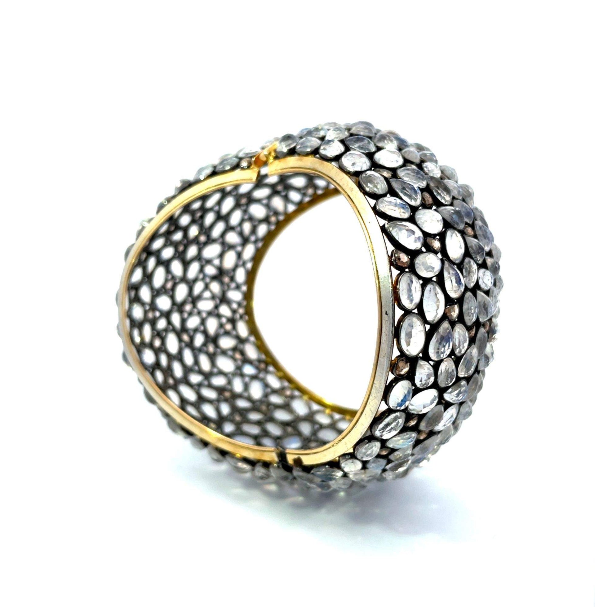 18KT & STERLING SILVER MOONSTONE BANGLE