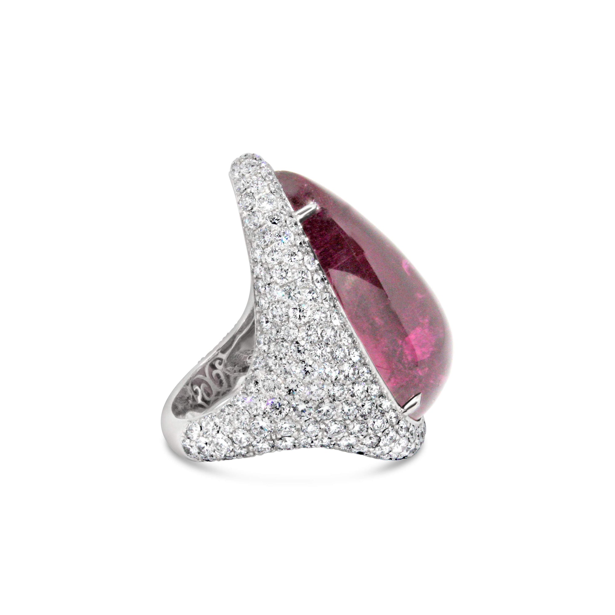 18KT WHITE GOLD TOURMALINE AND DIAMOND RING.