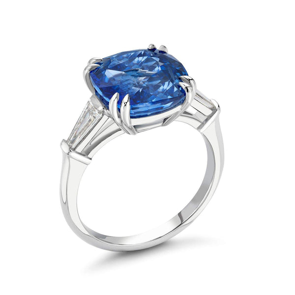 SAPPHIRE AND DIAMOND RING