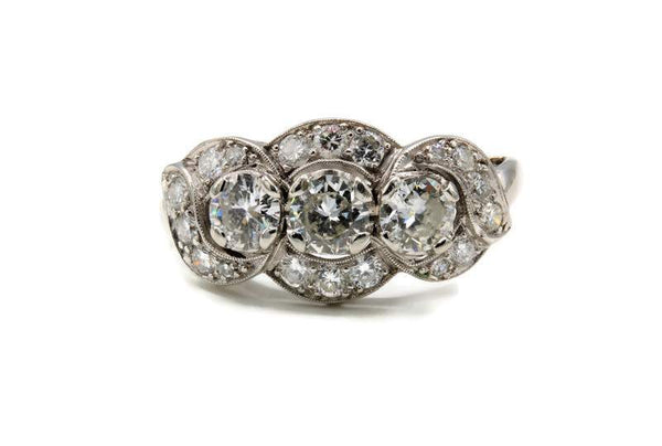 DIAMOND DECO DESIGN ENGAGEMENT RING