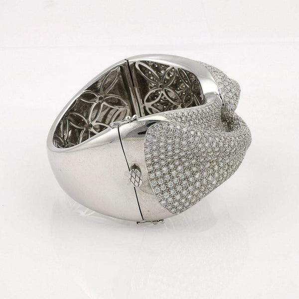PAVE DIAMOND TWIST KNOT BANGLE