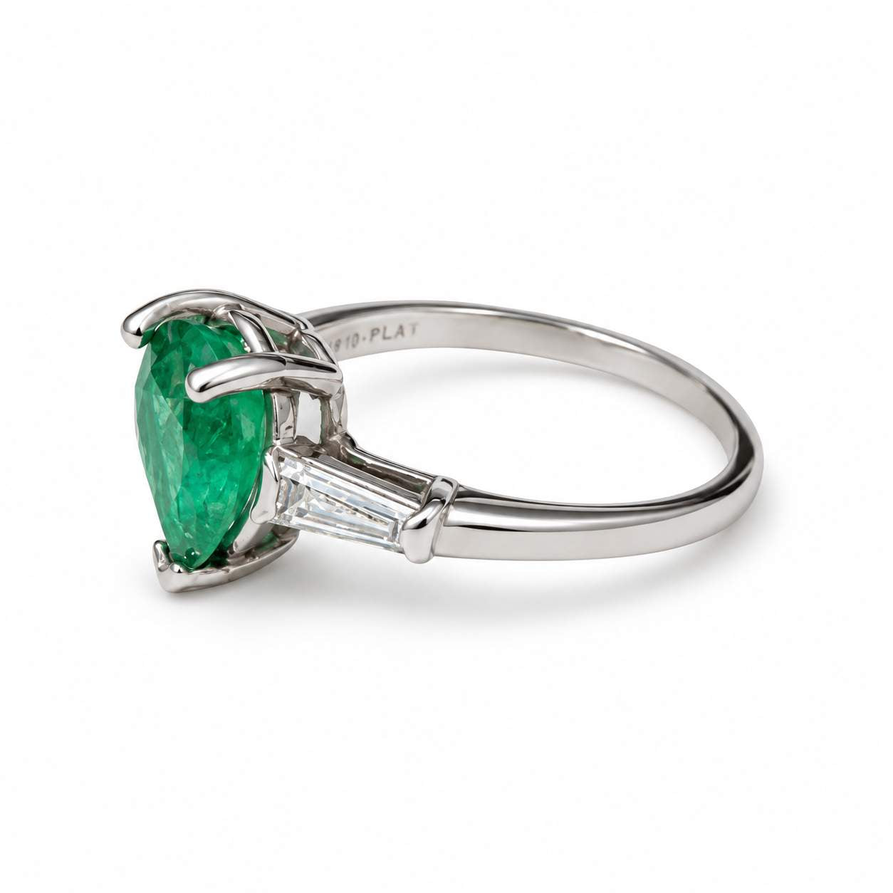 Pear-Shaped Emerald & Diamond Ring