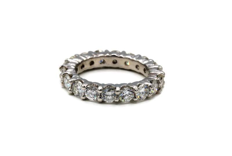 ROUND DIAMOND ETERNITY BAND