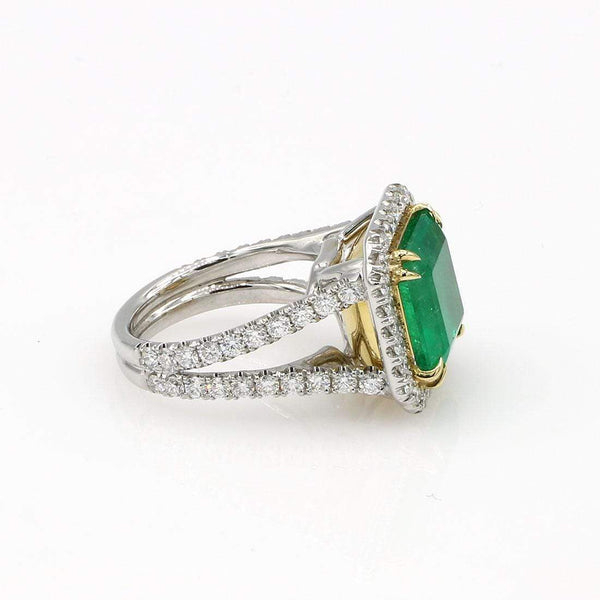 COLOMBIAN EMERALD AND DIAMOND RING