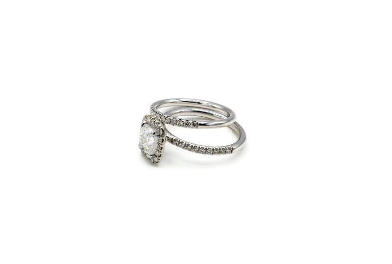 CUSHION DIAMOND HALO BRIDAL SET