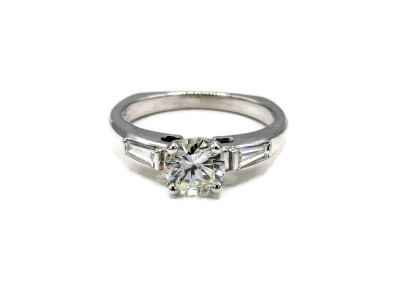 ROUND DIAMOND SCOTT KAY ENGAGEMENT RING