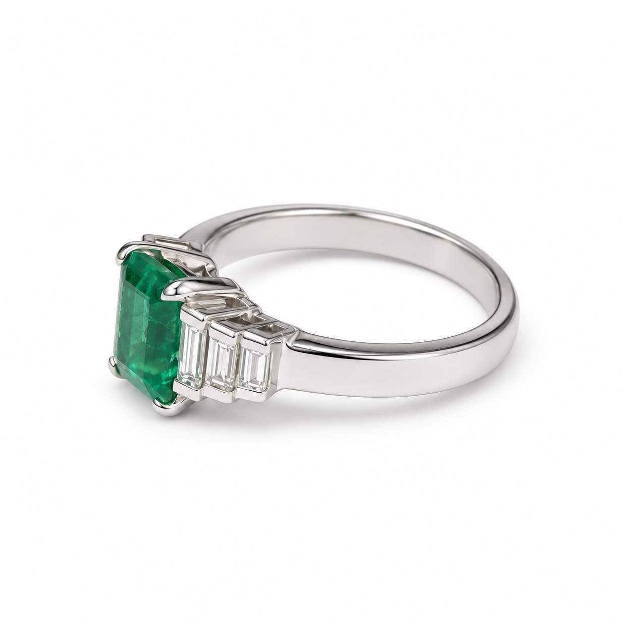 18K Emerald & Diamond Ring