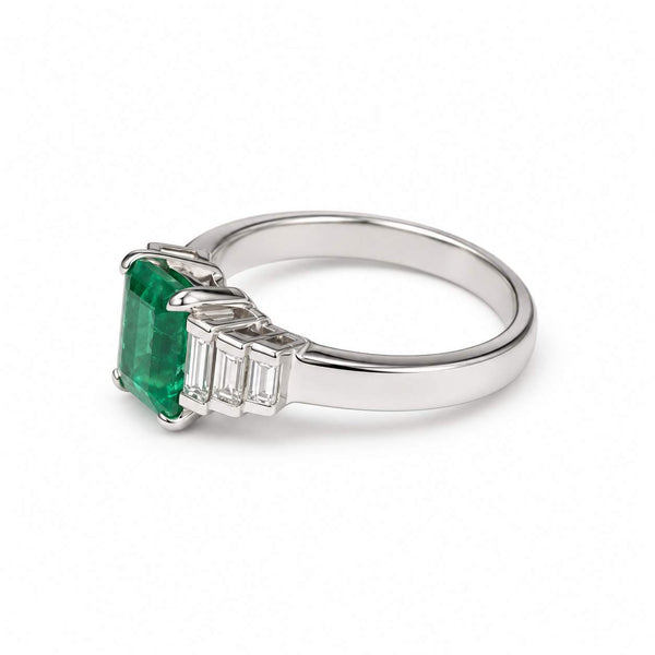 18K Emerald & Diamond Ring