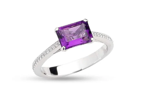 18KT WHITE GOLD AMETHYST AND DIAMOND RING